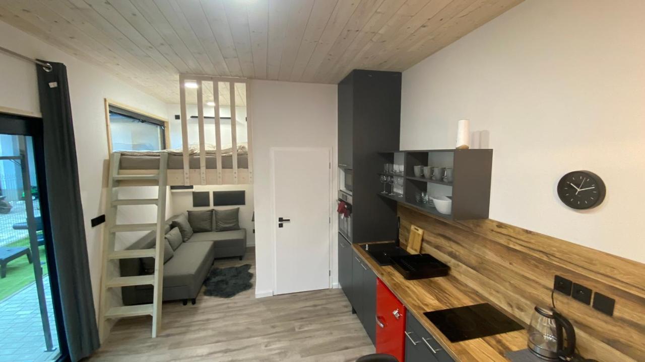 Tiny House Appartement Pardubice Buitenkant foto